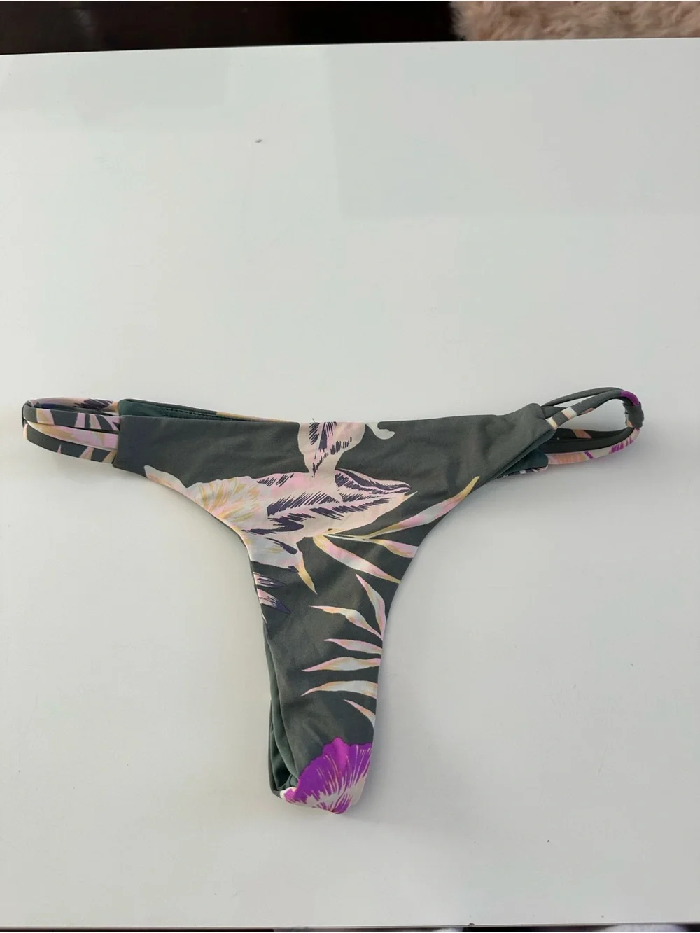 Roxy floral thong bikini bottoms sz medium M - Picture 1 of 4